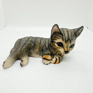 Vtg 1983 Harvey Knox Kingdom Porcelain Tabby Cat Kitten Sleeping Laying